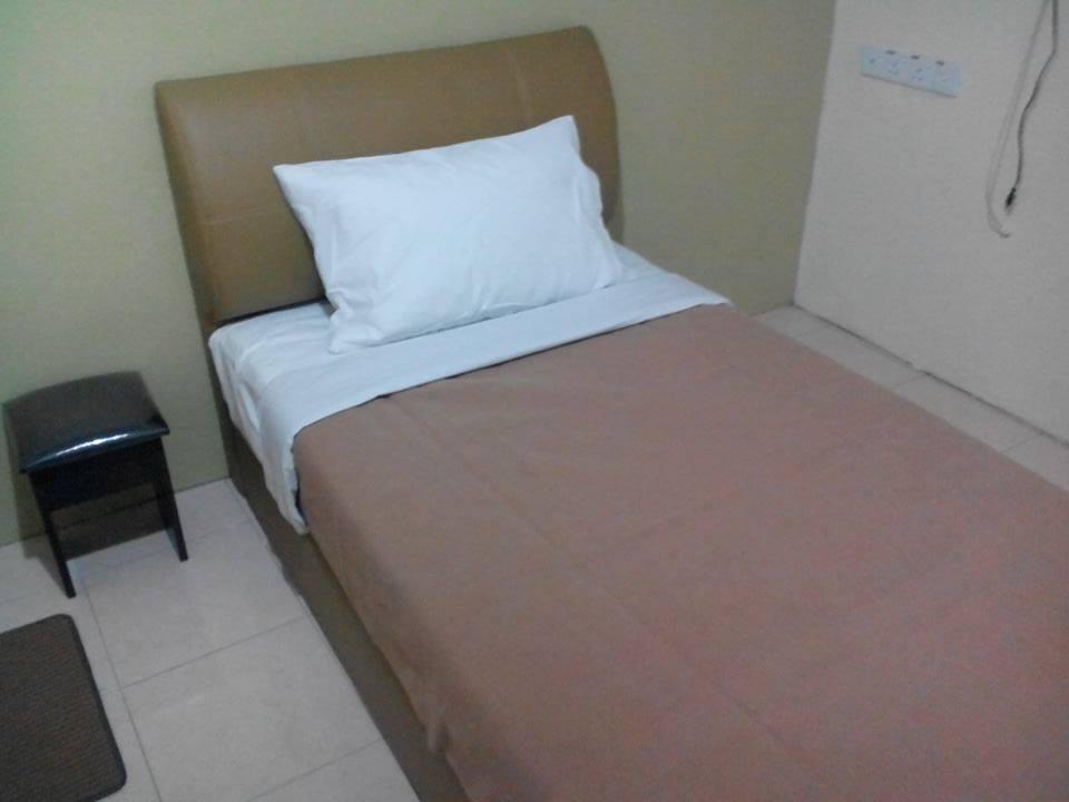 Rst Hotel 新山 外观 照片